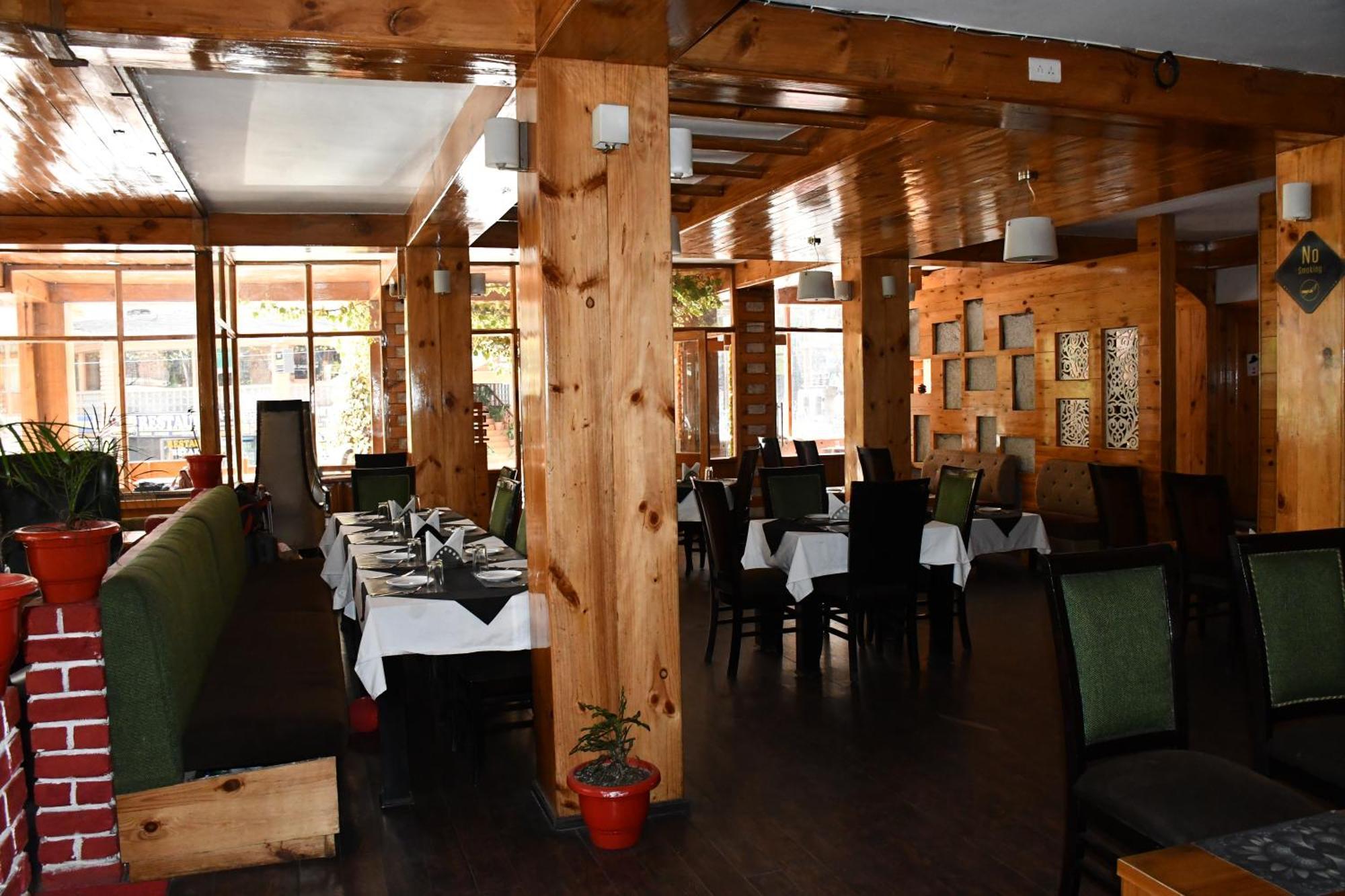 The Whispering Inn Resort And Bar Manali  Bagian luar foto