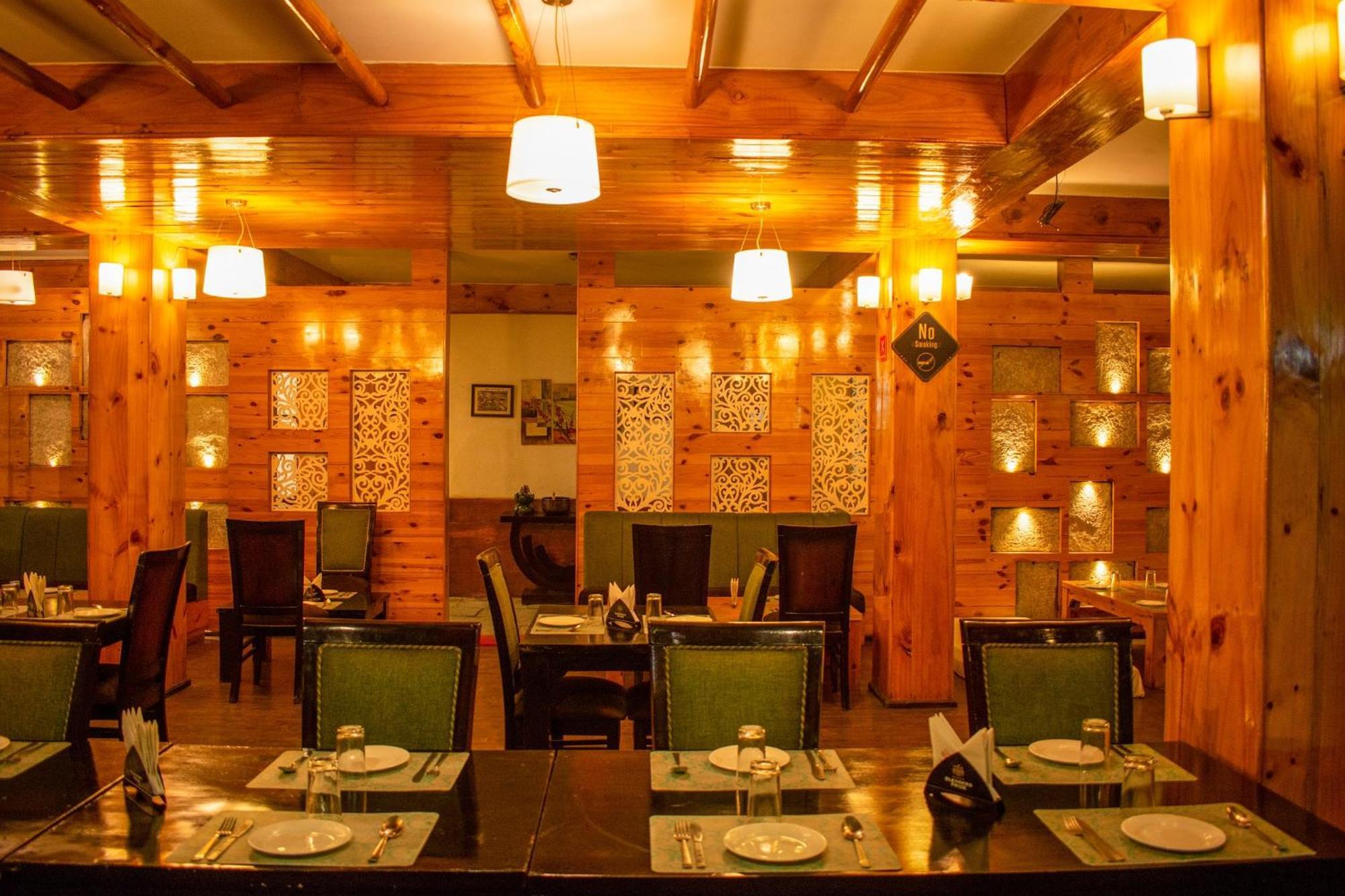 The Whispering Inn Resort And Bar Manali  Bagian luar foto