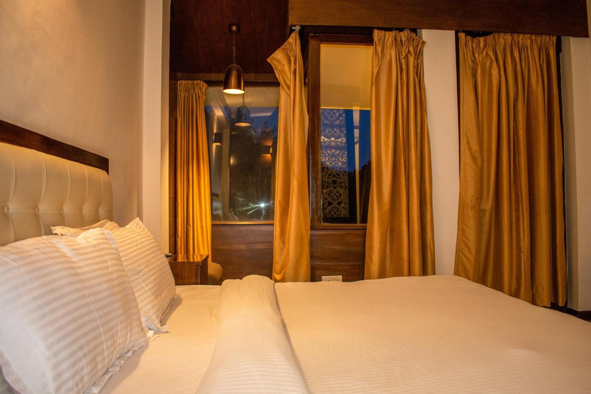 The Whispering Inn Resort And Bar Manali  Bagian luar foto