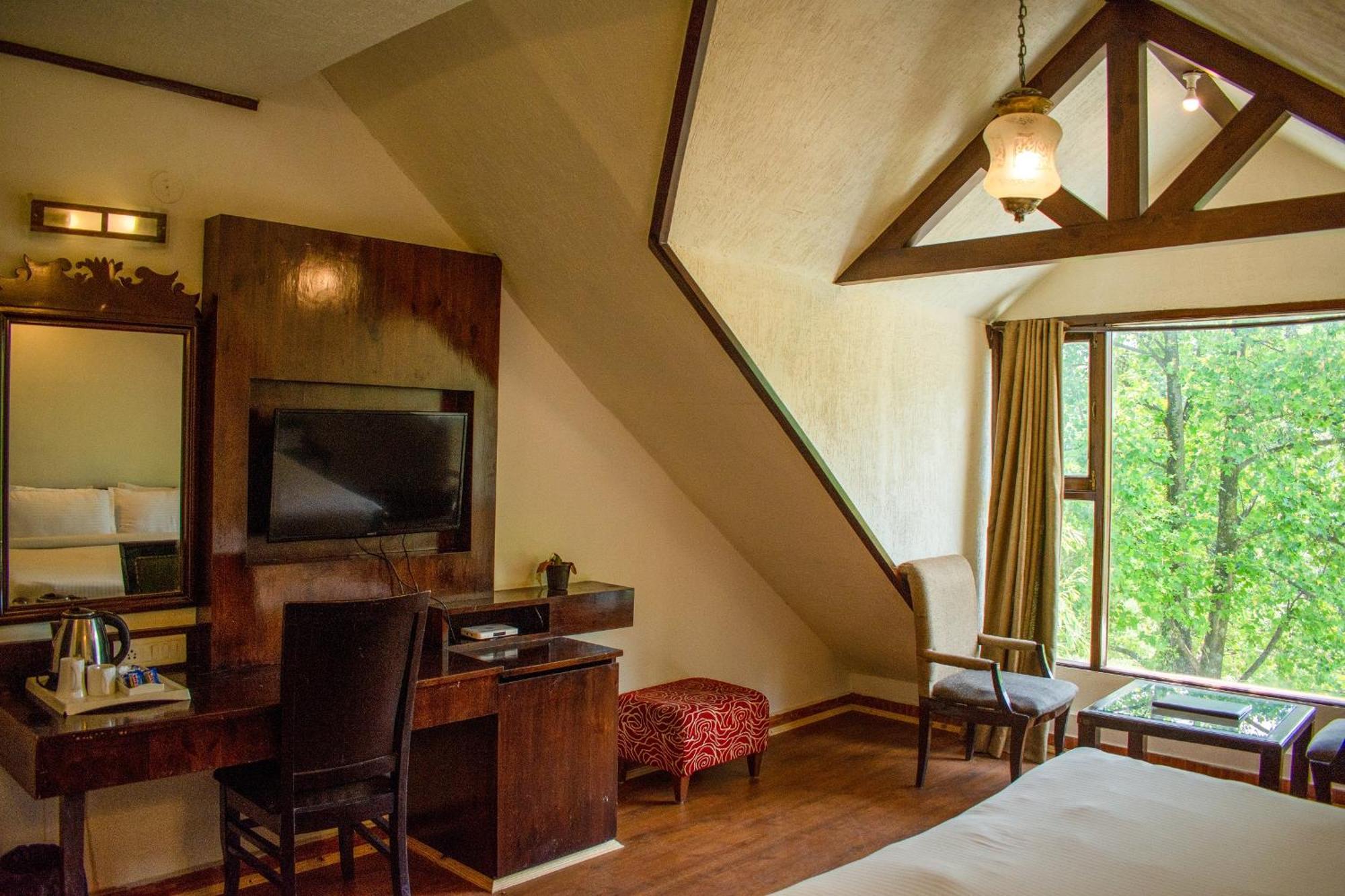 The Whispering Inn Resort And Bar Manali  Bagian luar foto