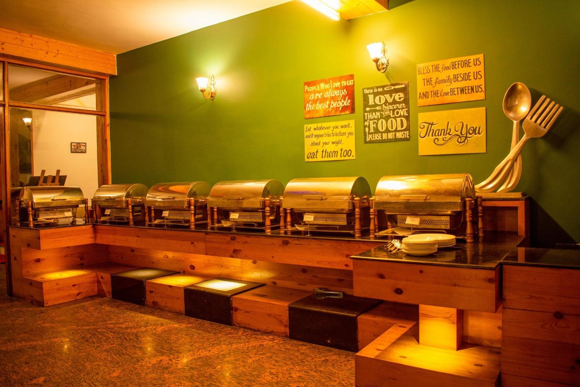 The Whispering Inn Resort And Bar Manali  Bagian luar foto