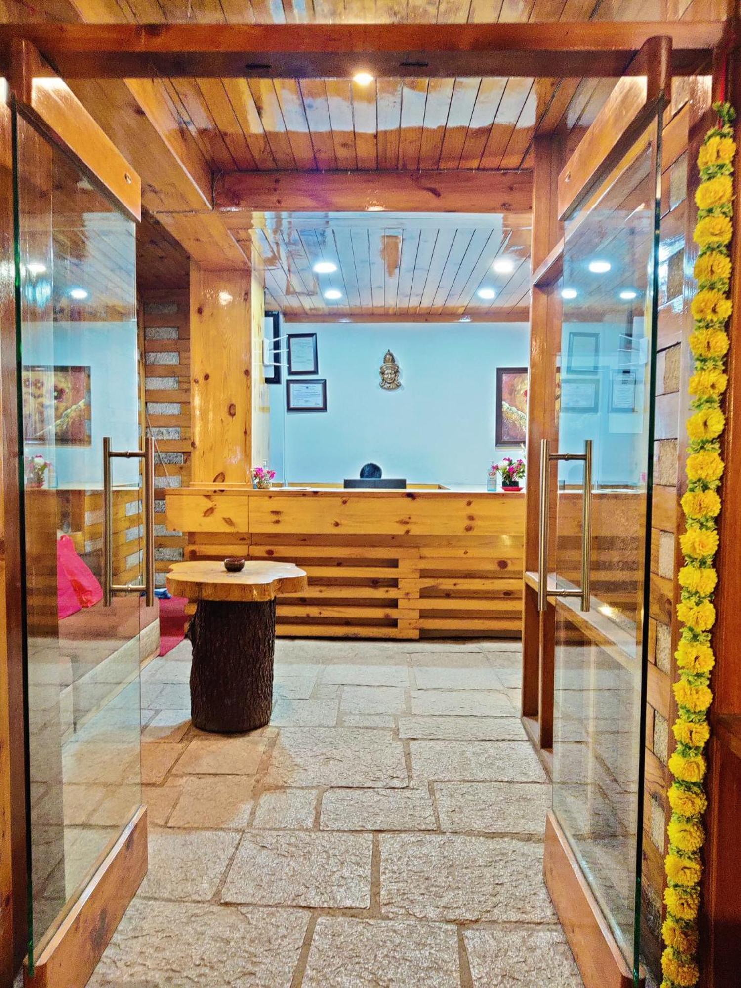 The Whispering Inn Resort And Bar Manali  Bagian luar foto