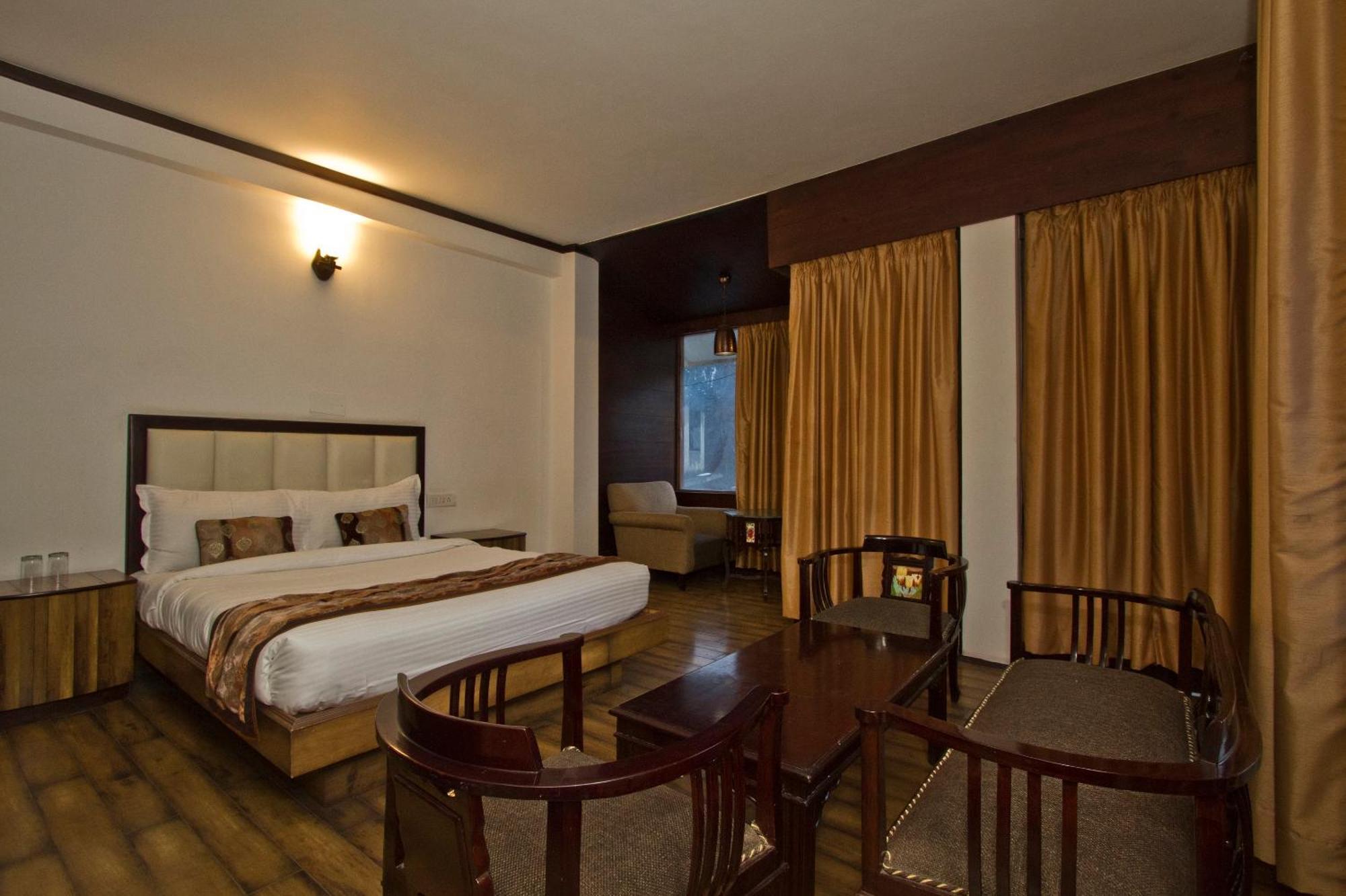 The Whispering Inn Resort And Bar Manali  Bagian luar foto