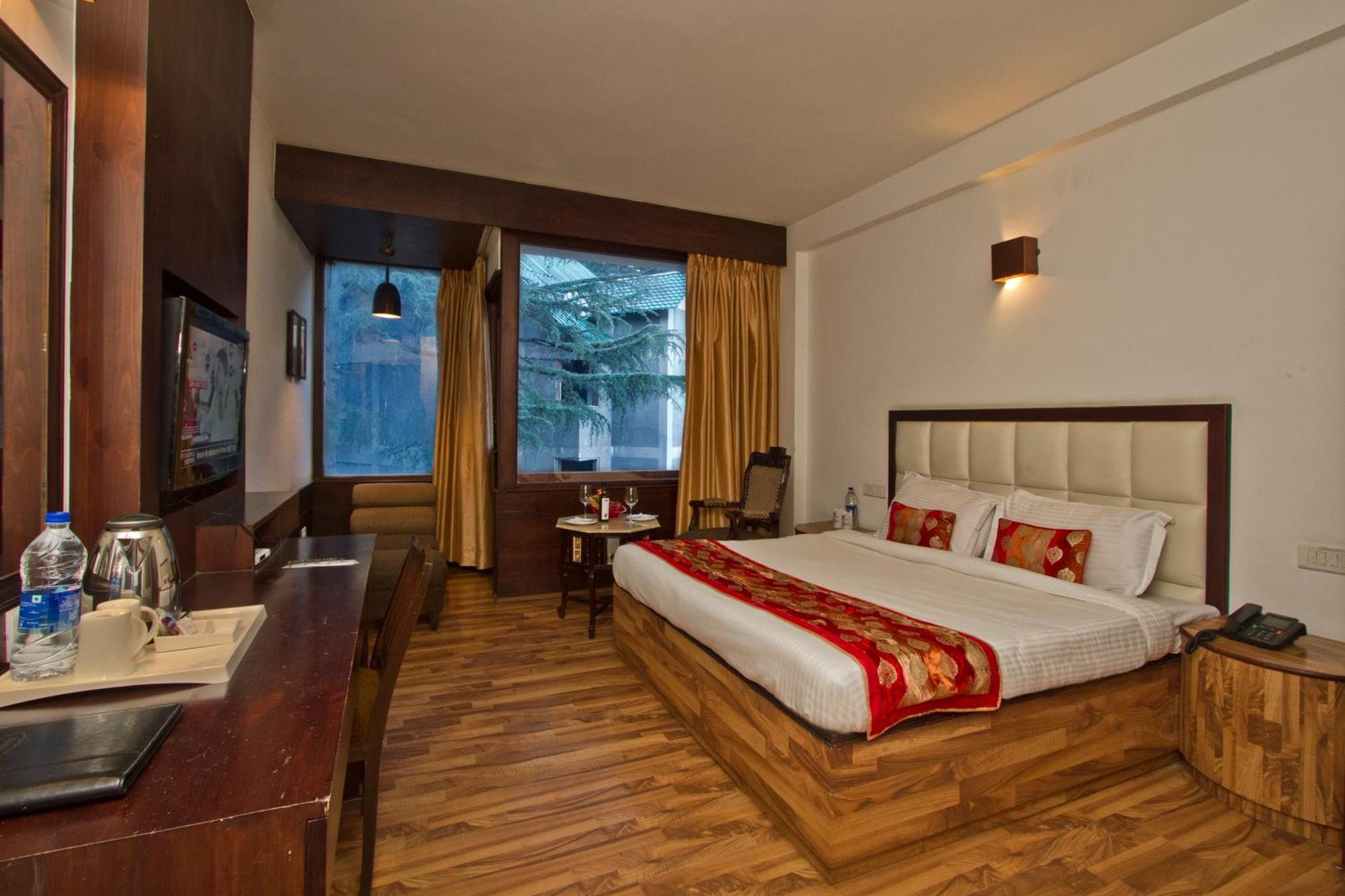 The Whispering Inn Resort And Bar Manali  Bagian luar foto