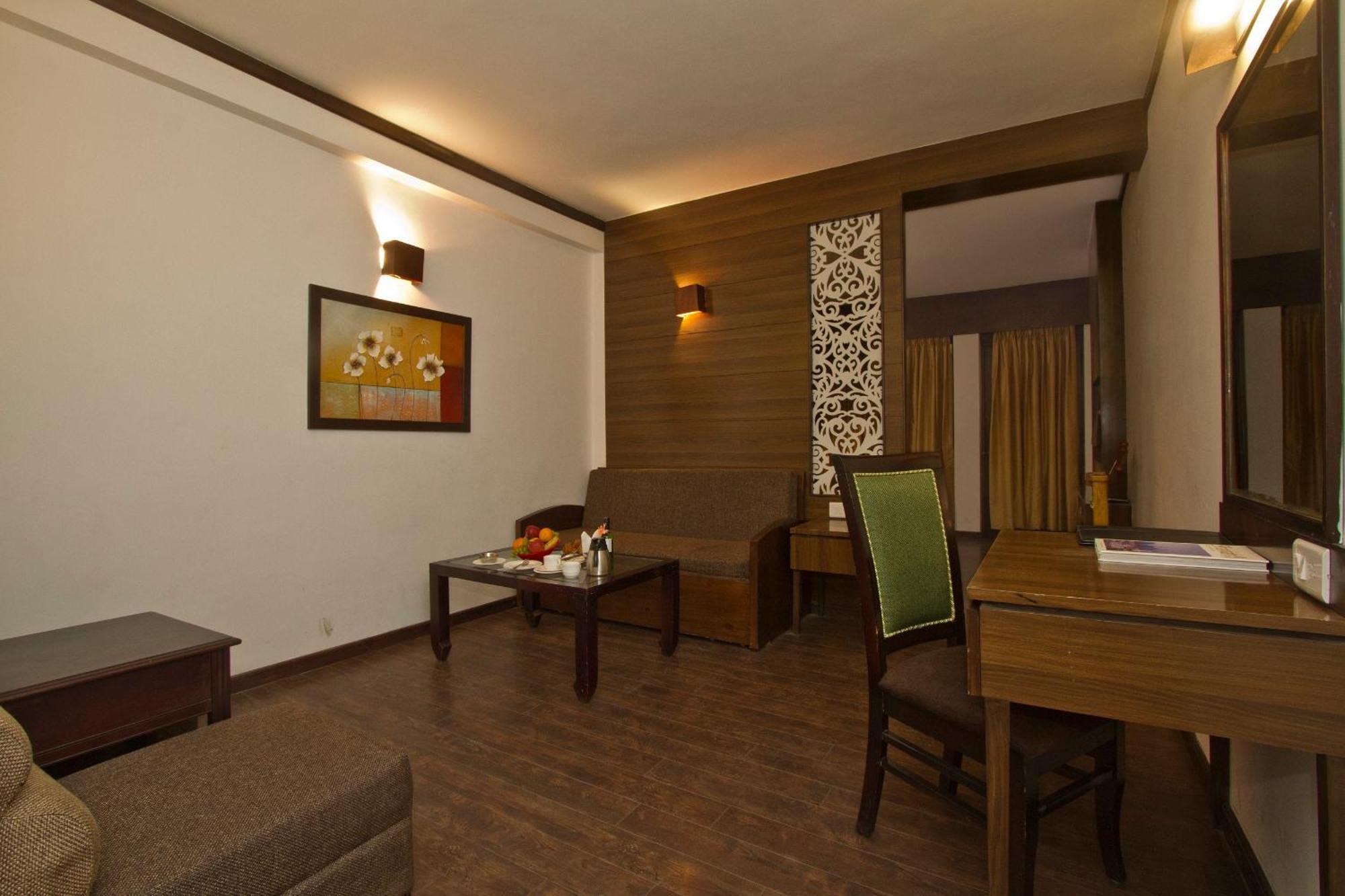 The Whispering Inn Resort And Bar Manali  Bagian luar foto