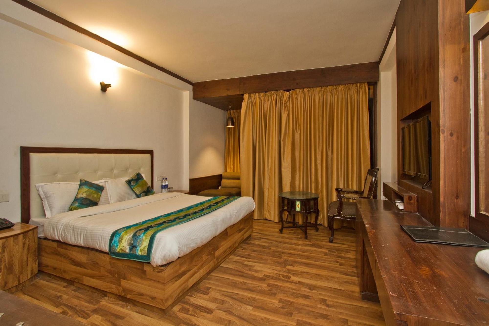 The Whispering Inn Resort And Bar Manali  Bagian luar foto